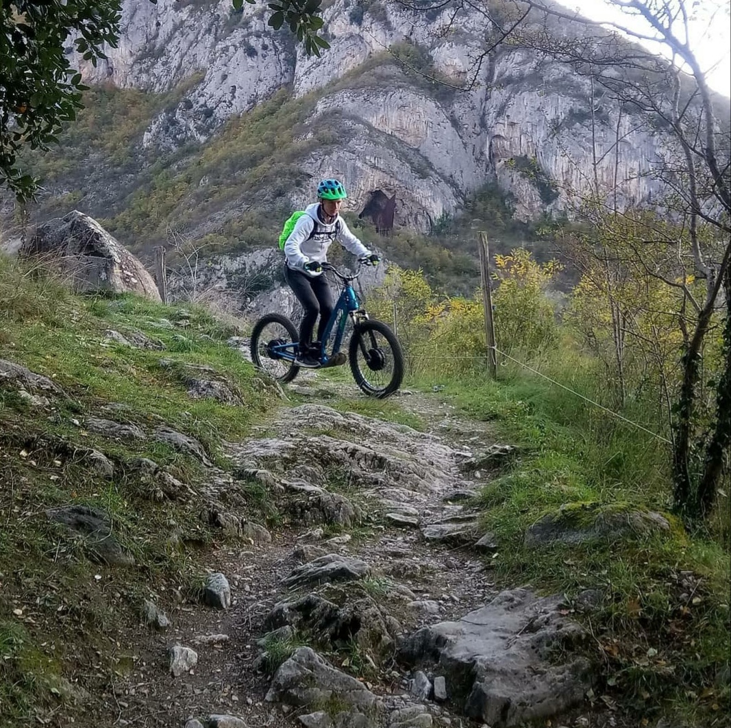 TROTTIN MOUNTAIN 9 2